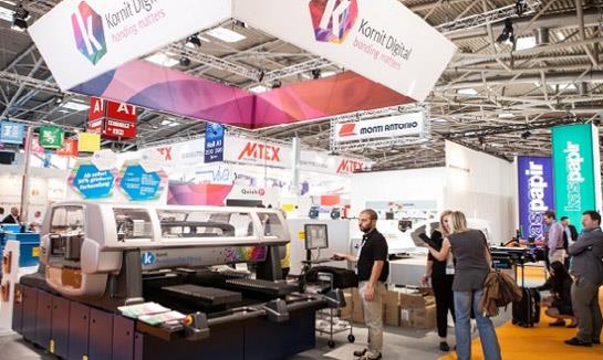 UV flatbed printer in south africa.jpg